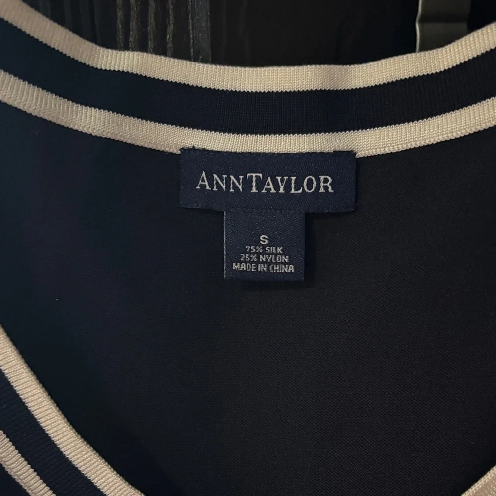 Ann Taylor Navy and Cream tank - Picture 3 of 4